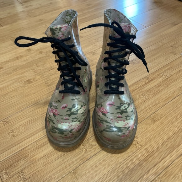 Rain boots - Picture 1 of 4